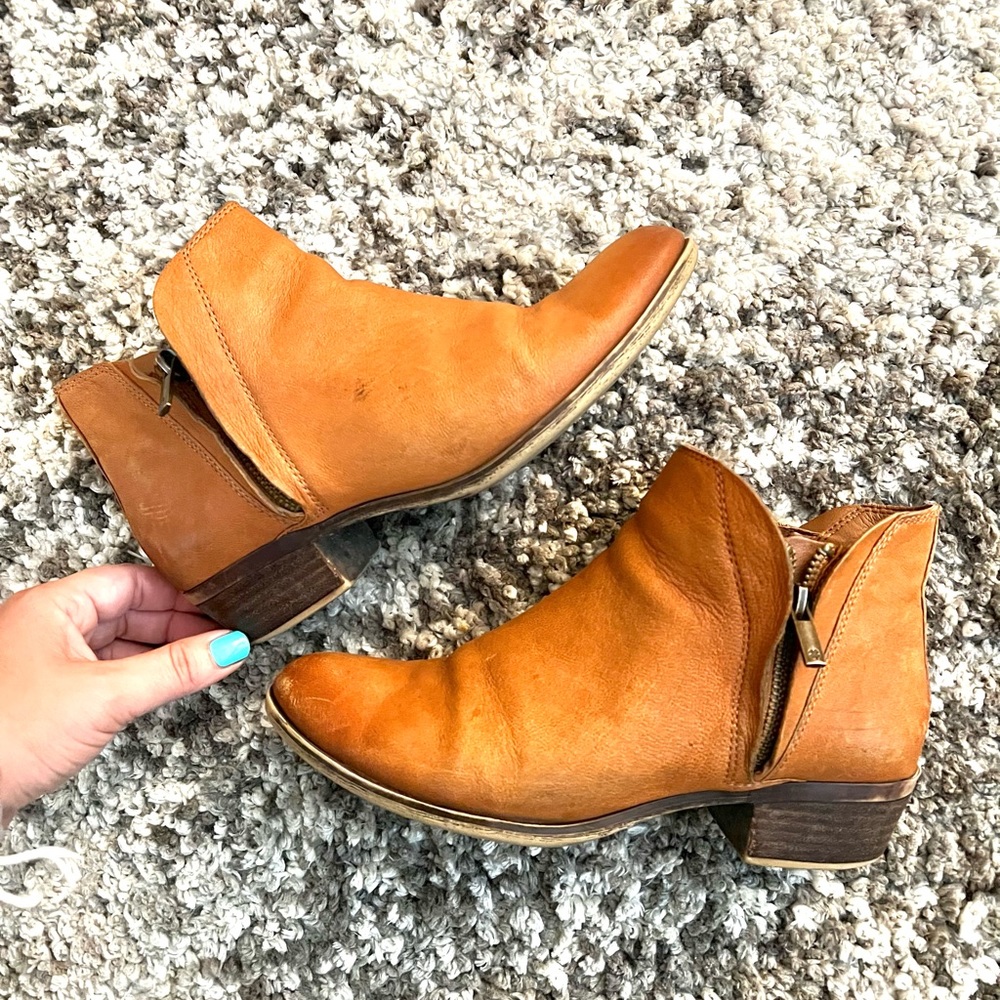 Lucky brand Brenon brown leather boots size 8